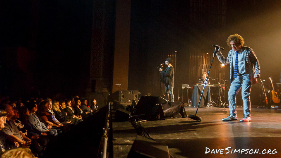 Leo Sayer and Lulu together live at the Civic Theatre, Auckland, New Zealand