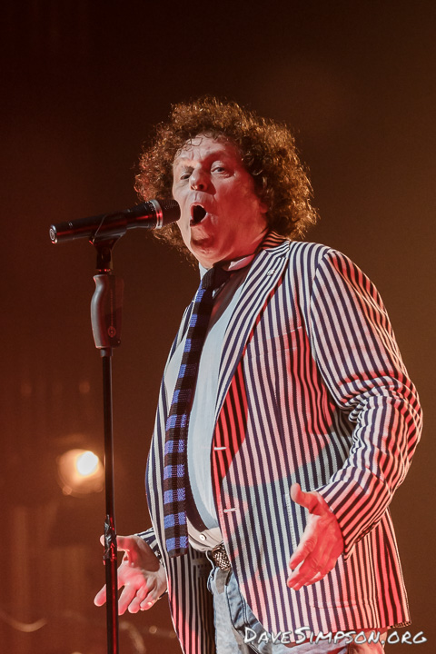 Leo Sayer and Lulu together live at the Civic Theatre, Auckland, New Zealand